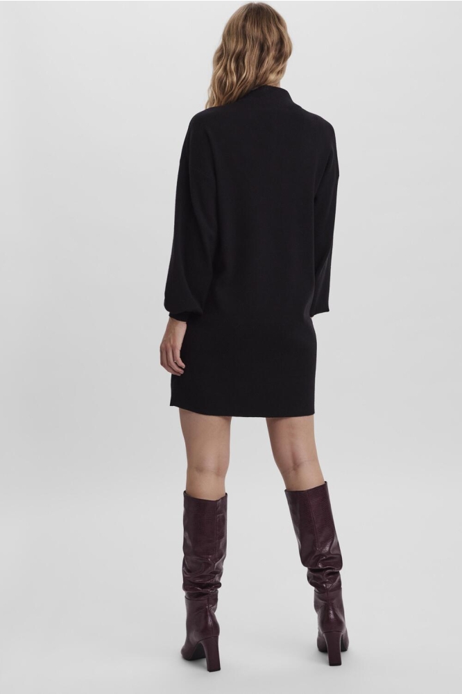 Vero Moda zwarte dames jurk | Model achteraanzicht