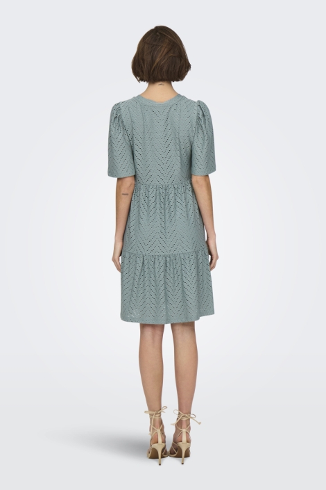 Jacqueline de Yong groene dames jurk | Model achteraanzicht