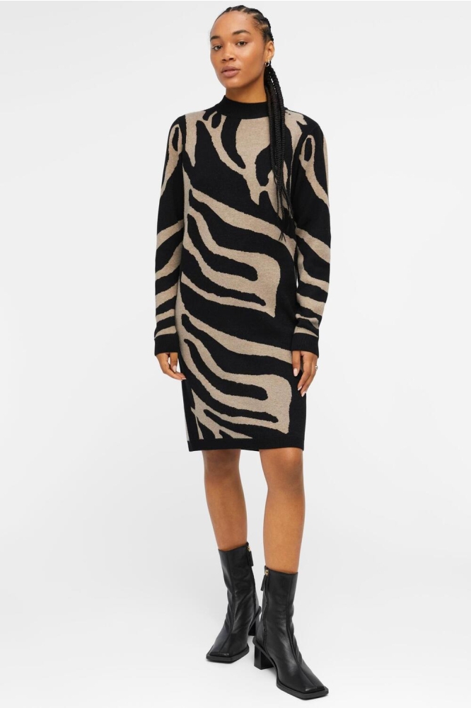 Object zwarte dames jurk | Model vooraanzicht