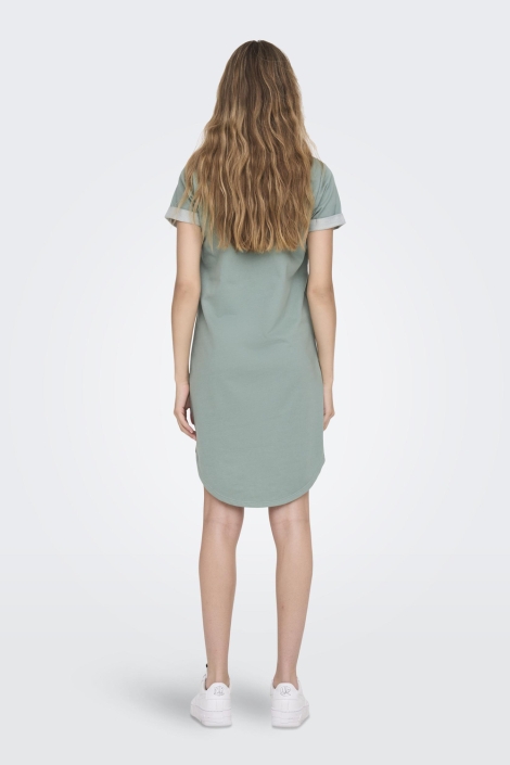 Jacqueline de Yong groene dames jurk | Model achteraanzicht