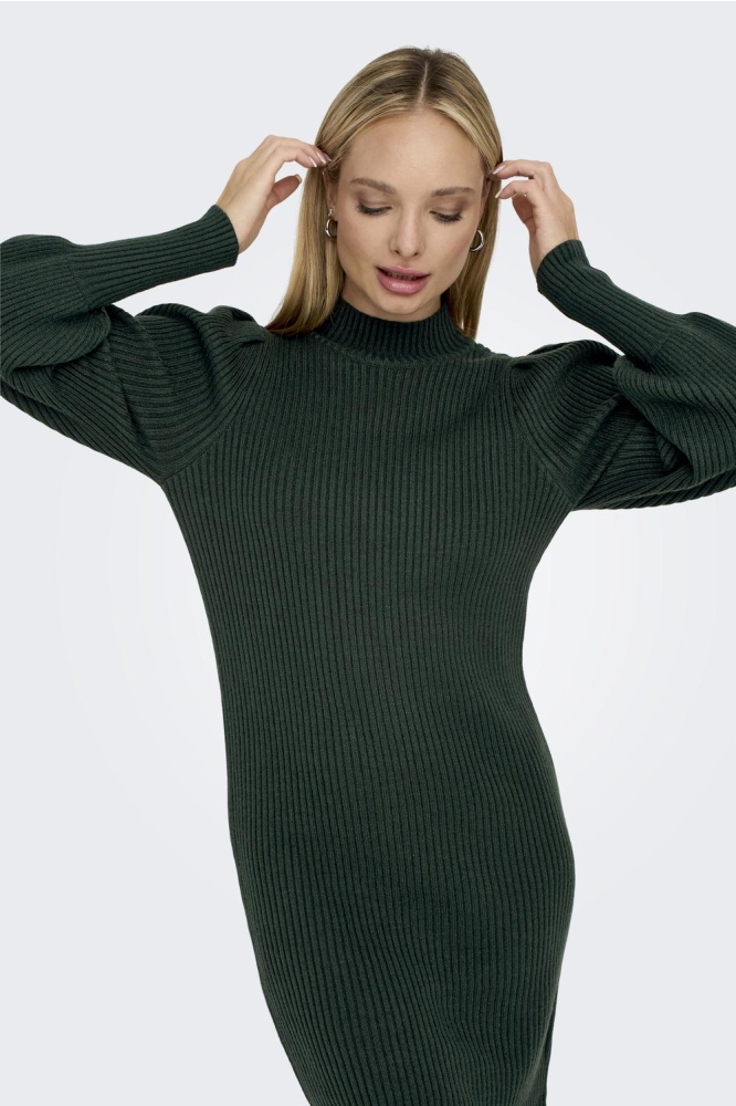 Only groene dames jurk | Model vooraanzicht