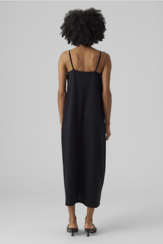 Vero Moda zwarte dames jurk | Model achteraanzicht