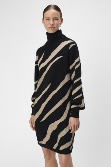 Object Jurk OBJRAY L/S KNIT ROLLNECK DRESS AOP 23041252 BLACK/ DESERT TAU