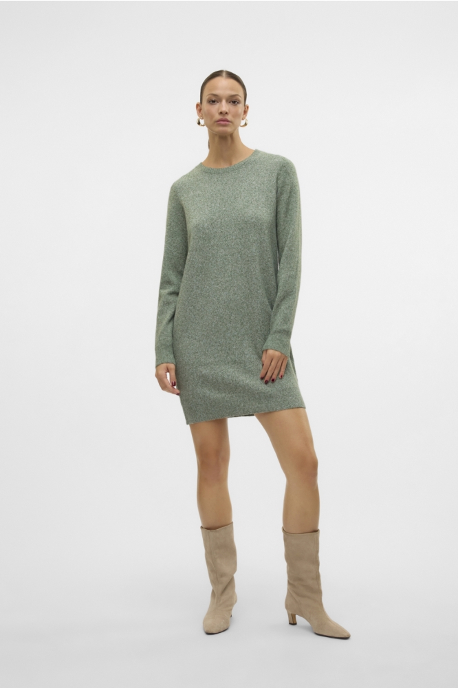 Vero Moda groene dames jurk | Model vooraanzicht