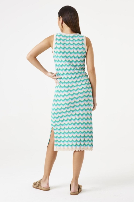 Garcia groene dames jurk | Model achteraanzicht