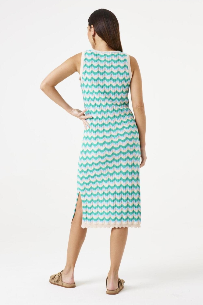 Garcia groene dames jurk | Model achteraanzicht