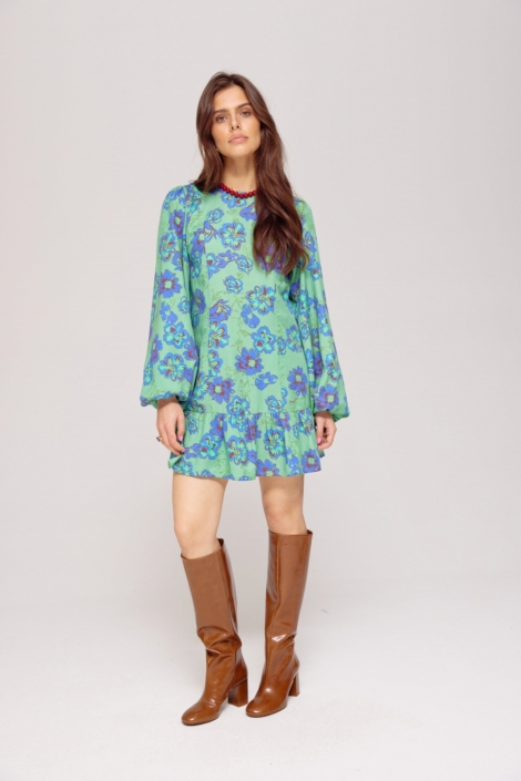 Harper & Yve groene dames jurk | Model vooraanzicht