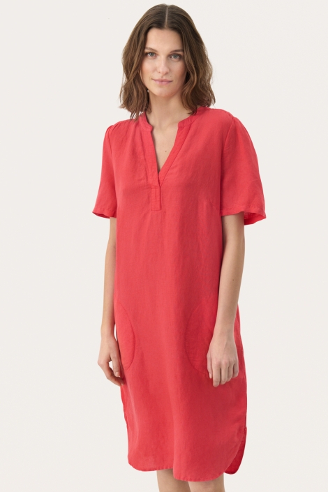 Part Two rode dames jurk | Model vooraanzicht