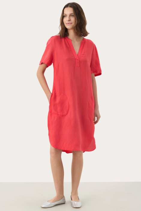 Part Two rode dames jurk | Model vooraanzicht