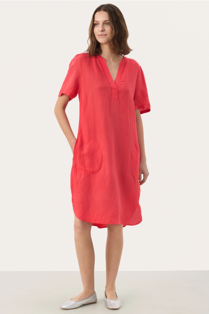 Part Two rode dames jurk | Model vooraanzicht