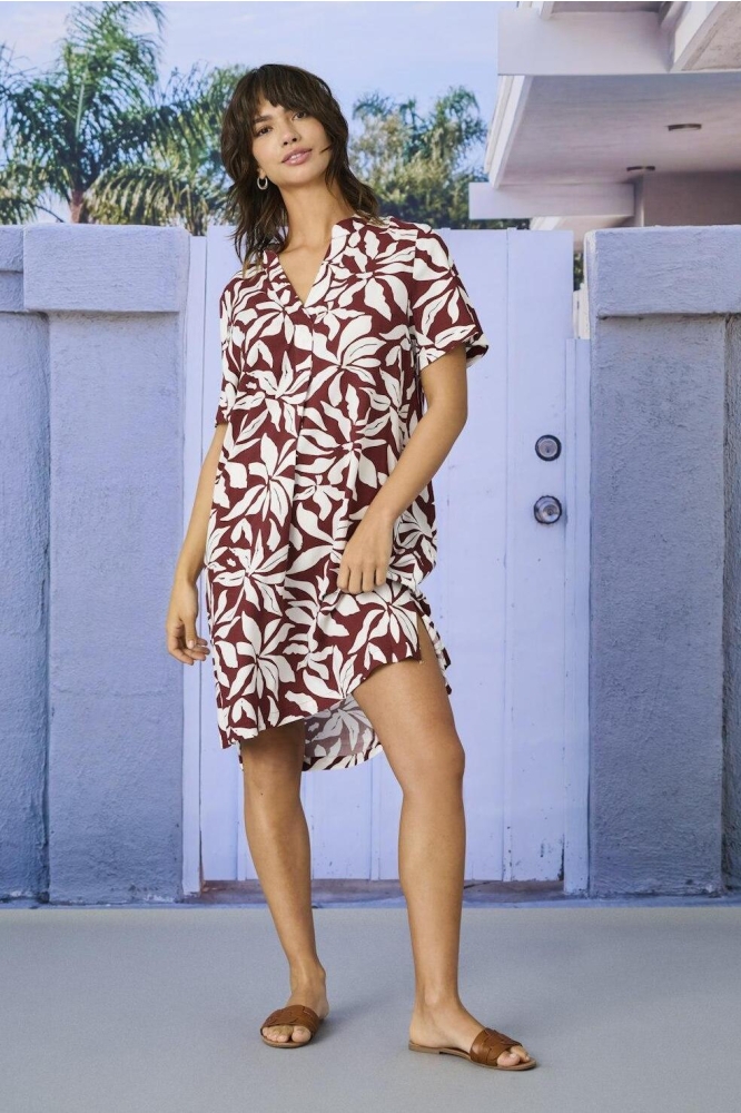 Only bordeaux dames jurk | Sfeerbeeld, In situatie