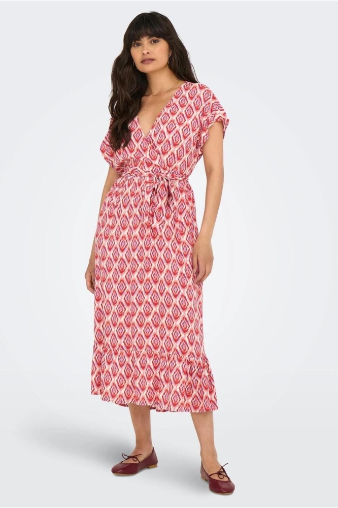 Only rode dames jurk | Model vooraanzicht