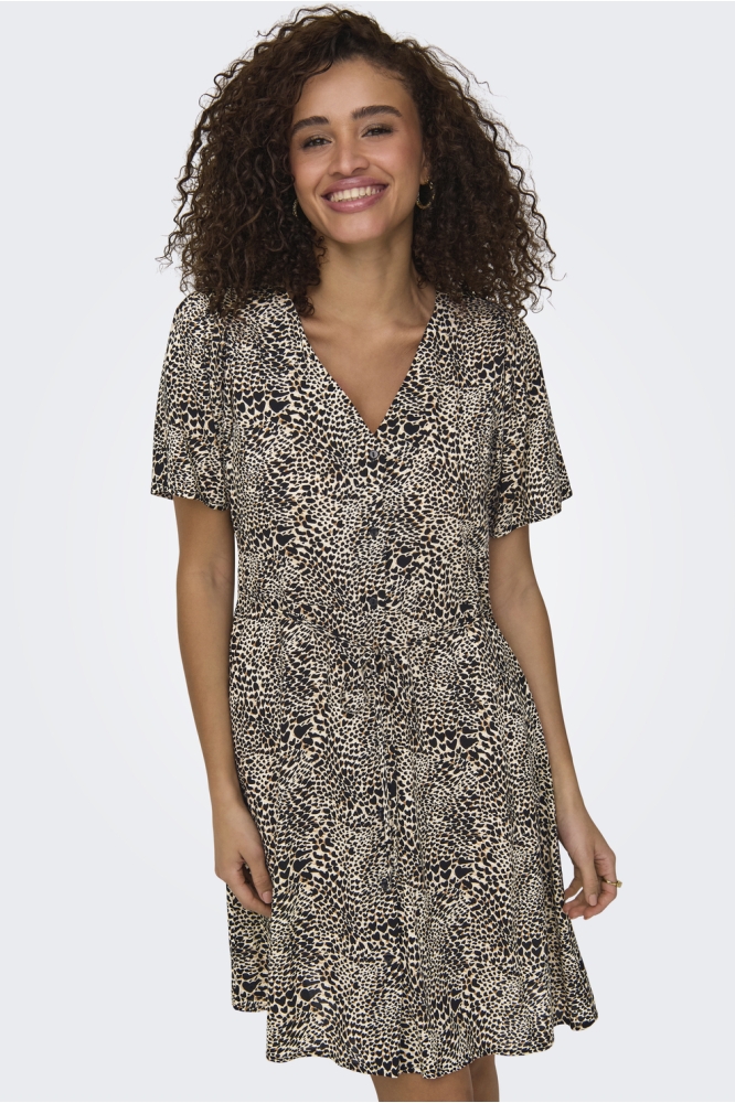 Only beige dames jurk | Model vooraanzicht