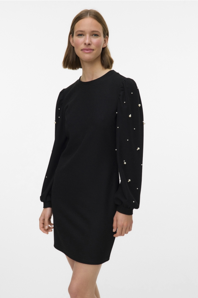Vero Moda zwarte dames jurk | Model vooraanzicht