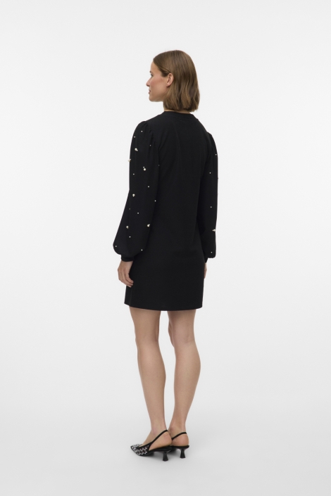 Vero Moda zwarte dames jurk | Model achteraanzicht