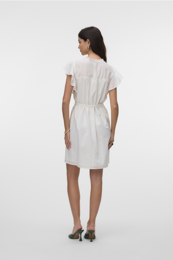 Vero Moda witte dames jurk | Model achteraanzicht