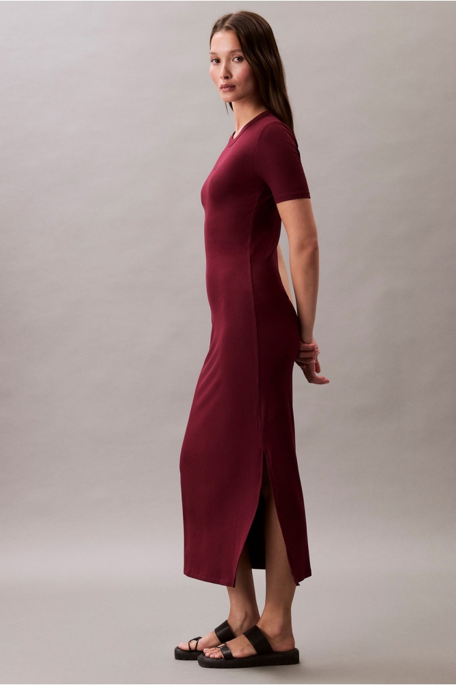 Calvin Klein bordeaux dames jurk | Model zijaanzicht