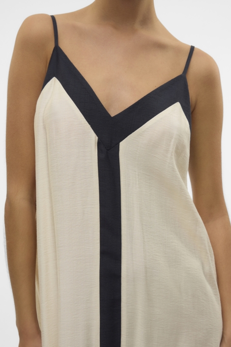 Vero Moda ecru dames jurk | Close up