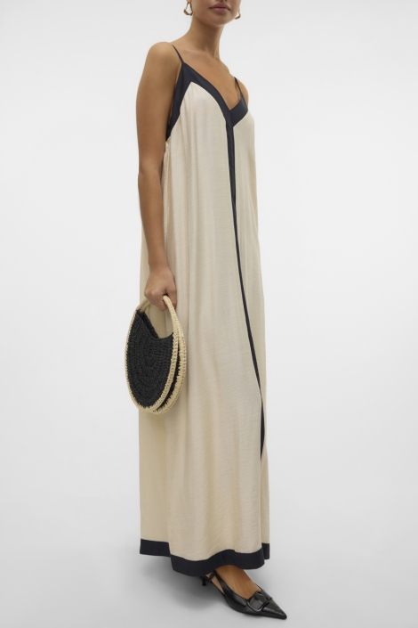 Vero Moda ecru dames jurk | Model zijaanzicht