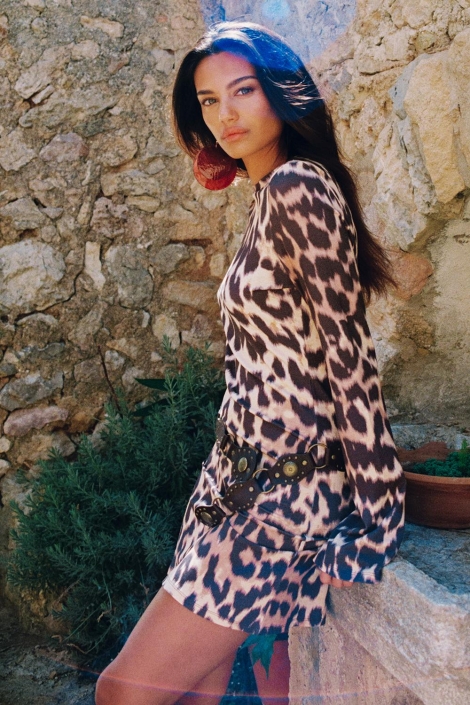 Harper & Yve camel dames jurk | Sfeerbeeld, In situatie