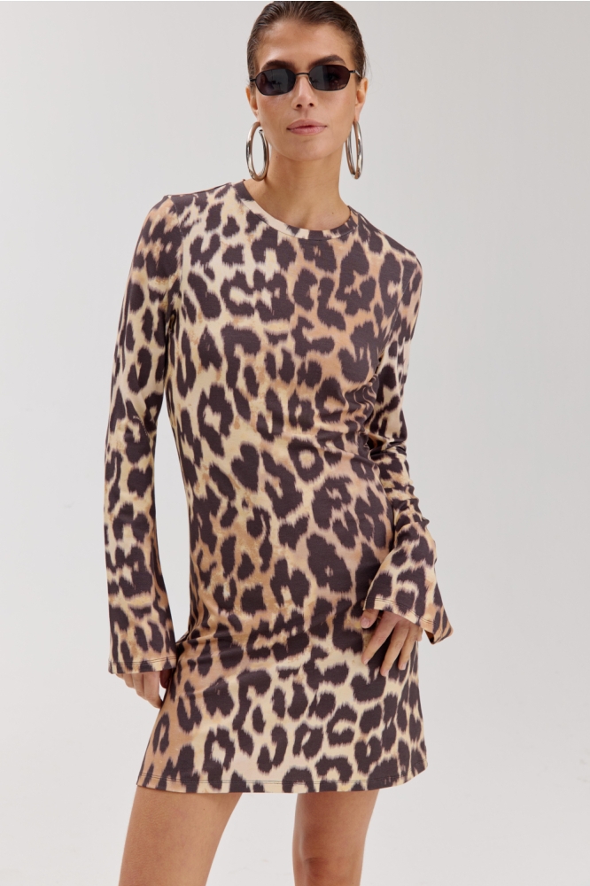 Harper & Yve camel dames jurk | Model vooraanzicht