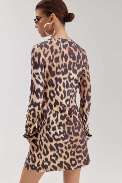 Harper & Yve camel dames jurk | Model achteraanzicht