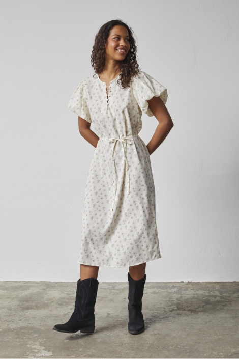 SisterS point beige dames jurk | Model vooraanzicht