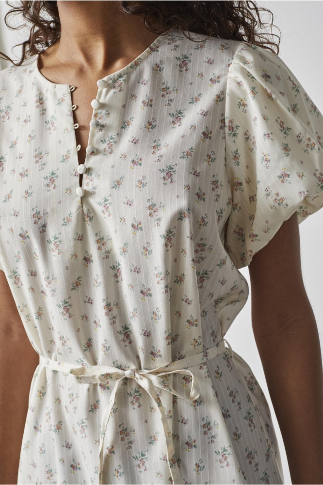 SisterS point beige dames jurk | Close up