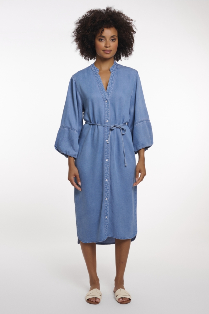 Rino & Pelle blauwe dames jurk | Model vooraanzicht