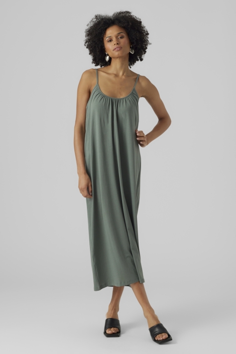 Vero Moda groene dames jurk | Model vooraanzicht