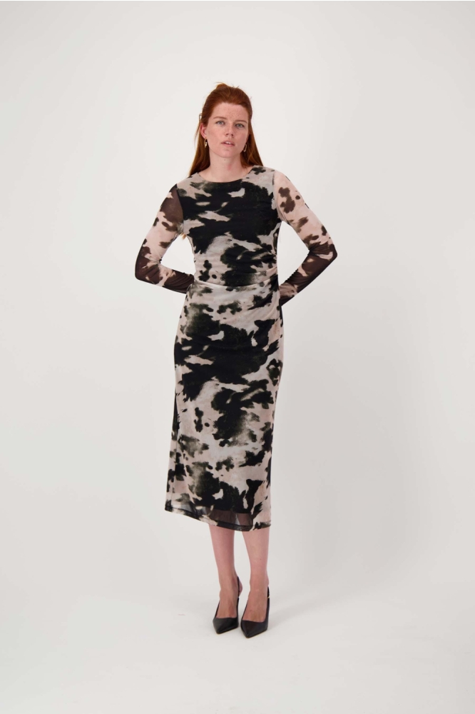 Zusss multi color dames jurk | Model vooraanzicht