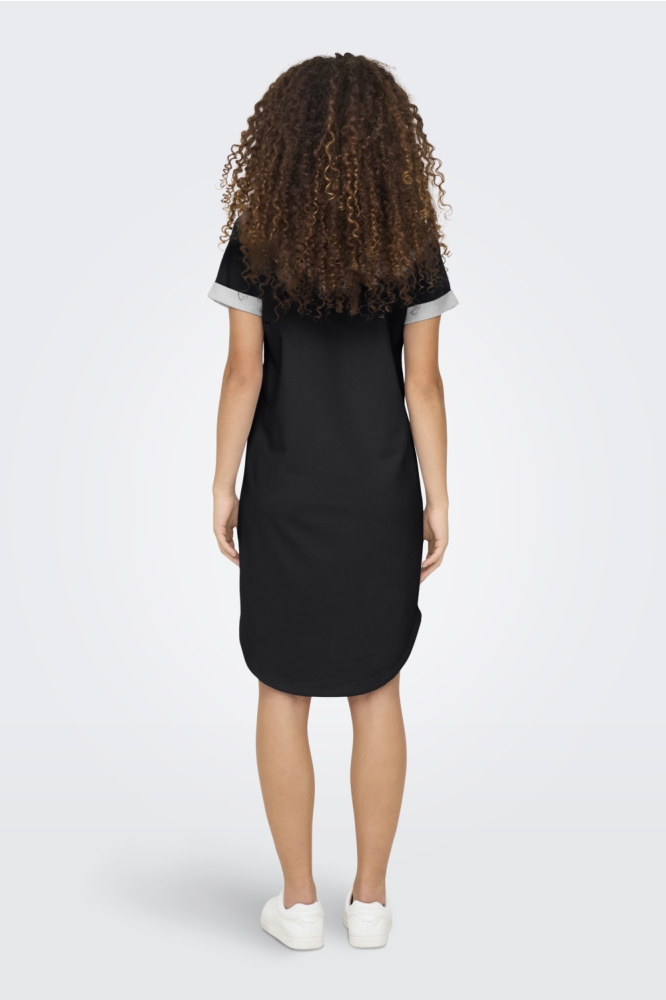 Jacqueline de Yong zwarte dames jurk | Model achteraanzicht