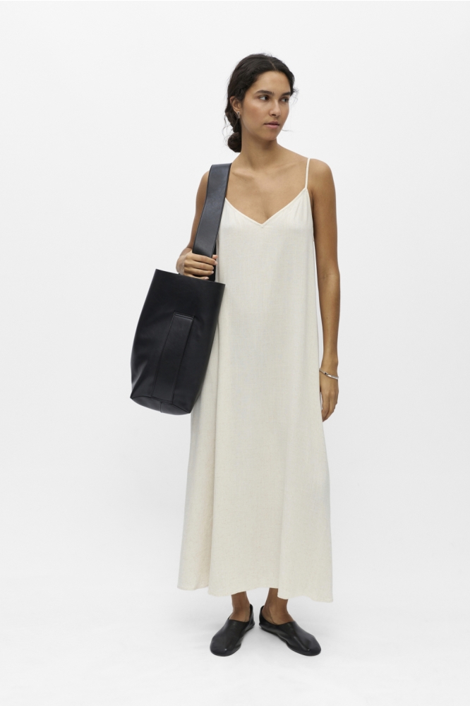 Object beige dames jurk | Model vooraanzicht