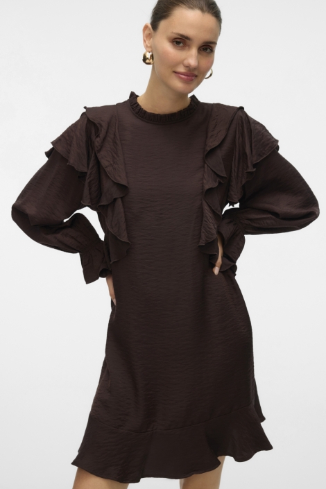 Vero Moda bruine dames jurk | Model vooraanzicht