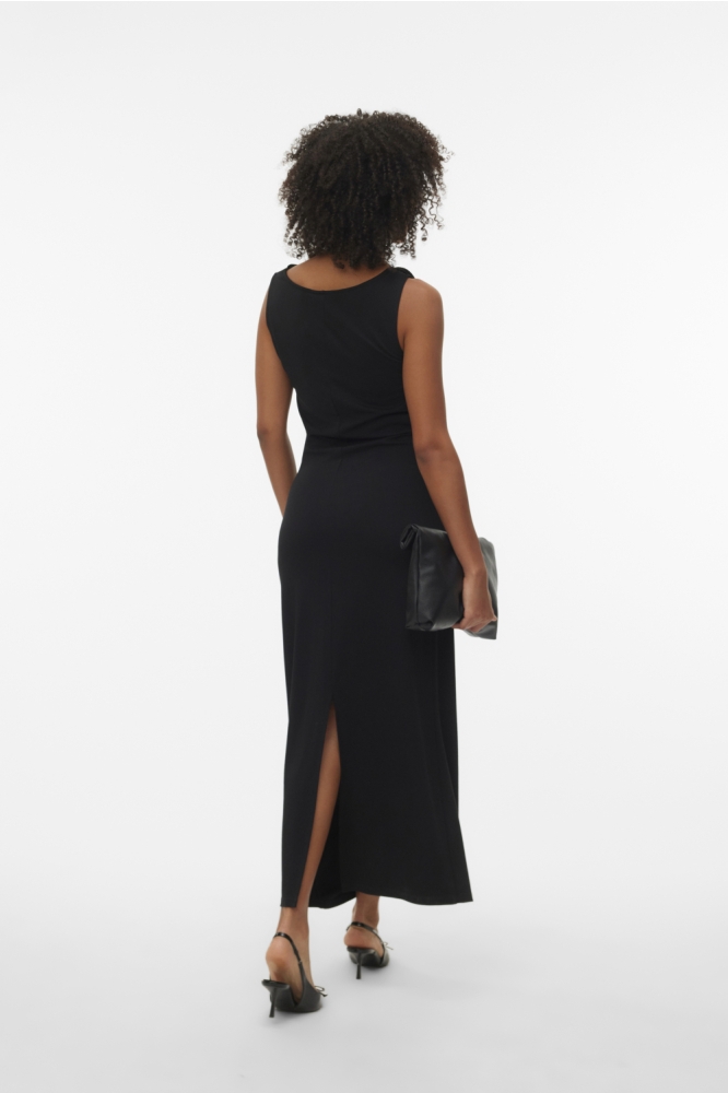 Vero Moda zwarte dames jurk | Model achteraanzicht