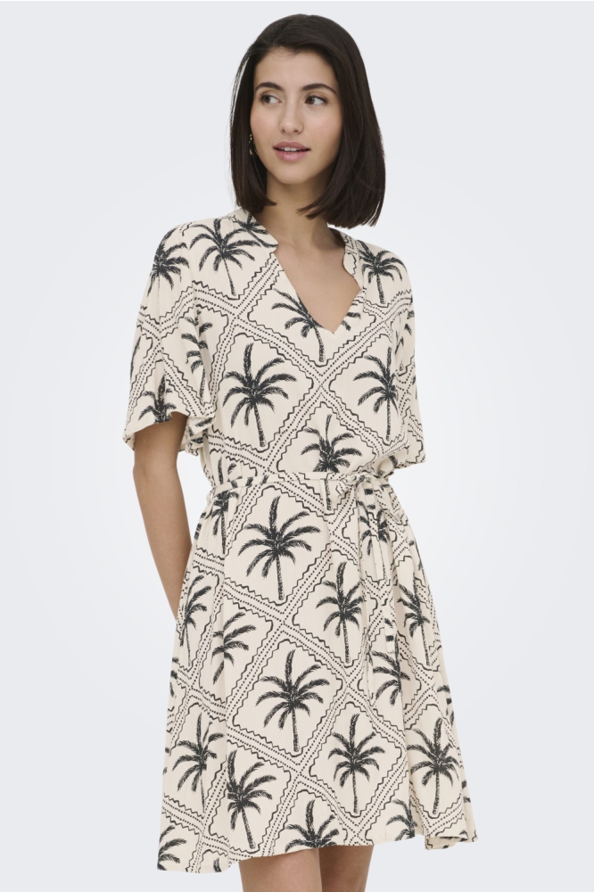 Jacqueline de Yong ecru dames jurk | Model vooraanzicht