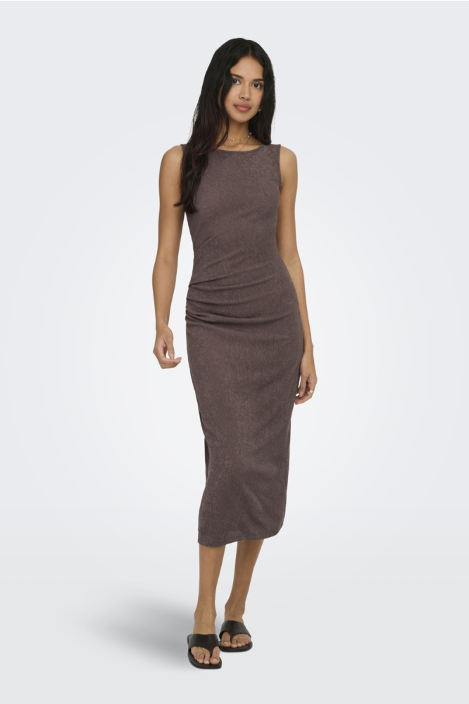 Only bruine dames jurk | Model vooraanzicht