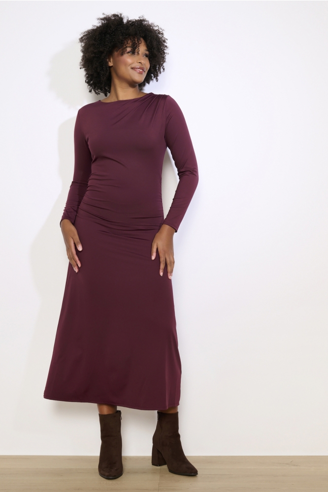 LolaLiza bordeaux dames jurk | Model vooraanzicht