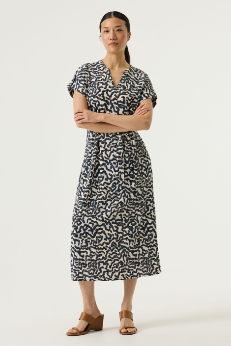 Garcia blauwe dames jurk | Model vooraanzicht