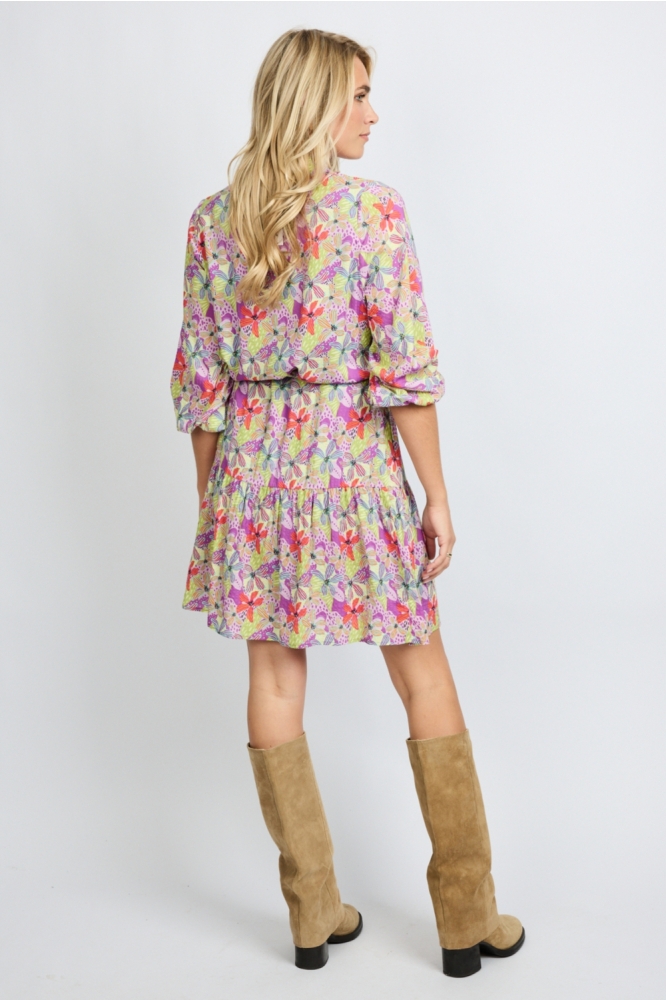 Fluresk multi color dames jurk | Model achteraanzicht