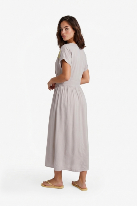 Fluresk taupe dames jurk | Model achteraanzicht