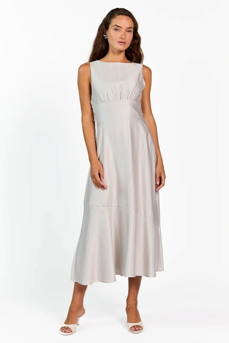 Aaiko zilveren dames jurk | Model vooraanzicht