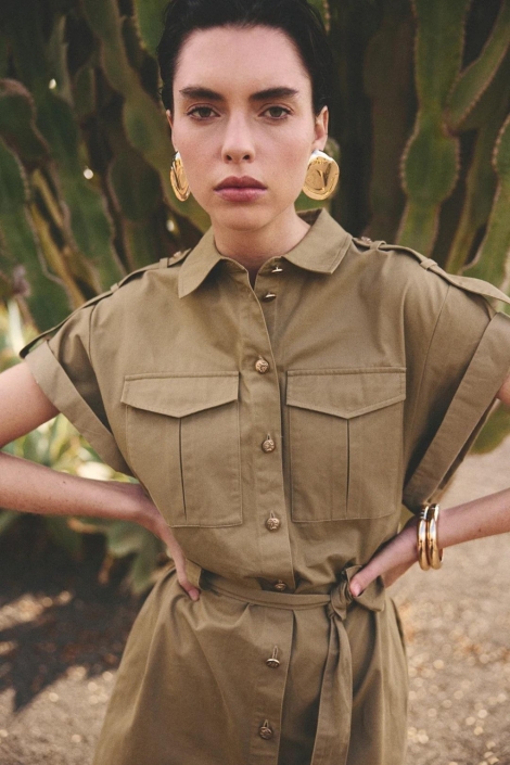 Aaiko groene dames jurk | Sfeerbeeld, In situatie