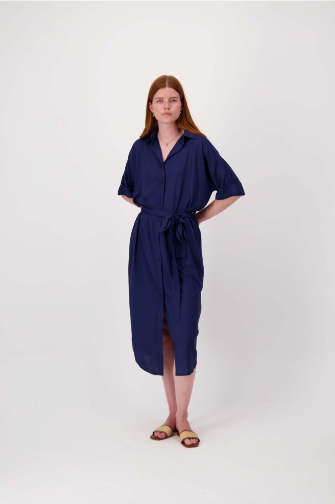 Zusss blauwe dames jurk | Model vooraanzicht