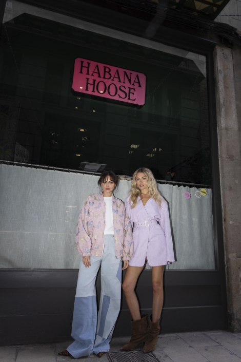 Studio Amaya paarse dames jurk | Sfeerbeeld, In situatie