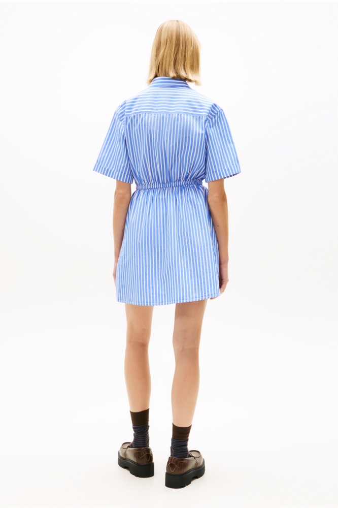 Tommy Jeans blauwe dames jurk | Model achteraanzicht