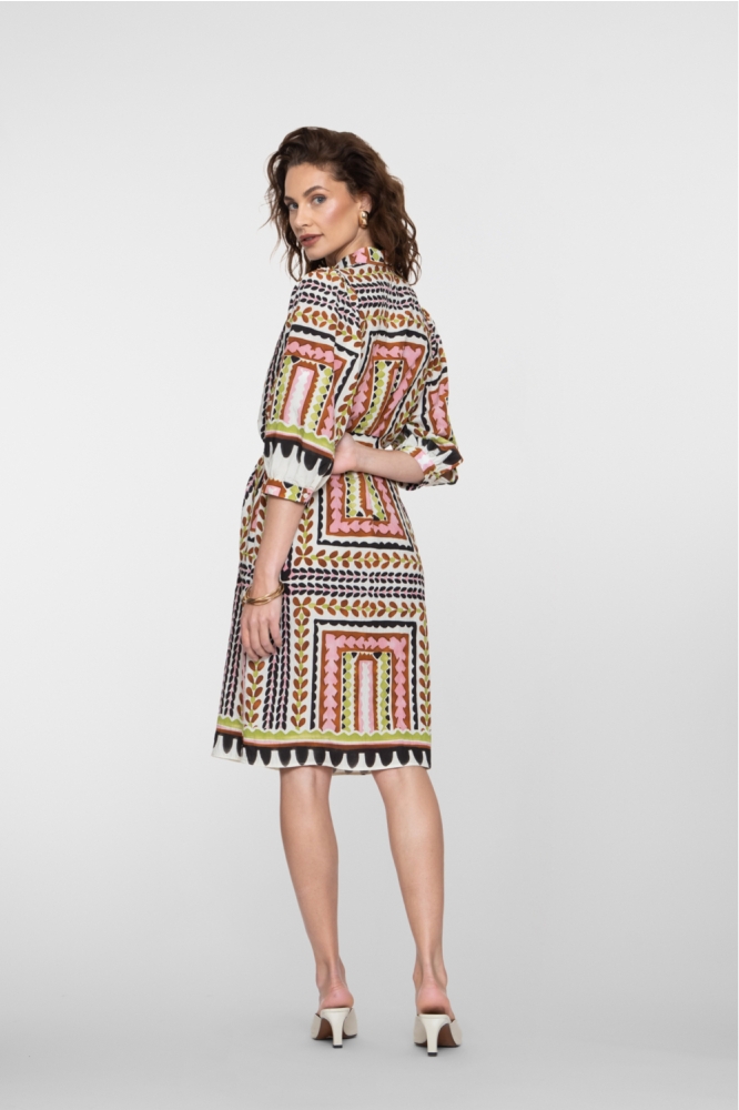 Geisha multi color dames jurk | Model achteraanzicht