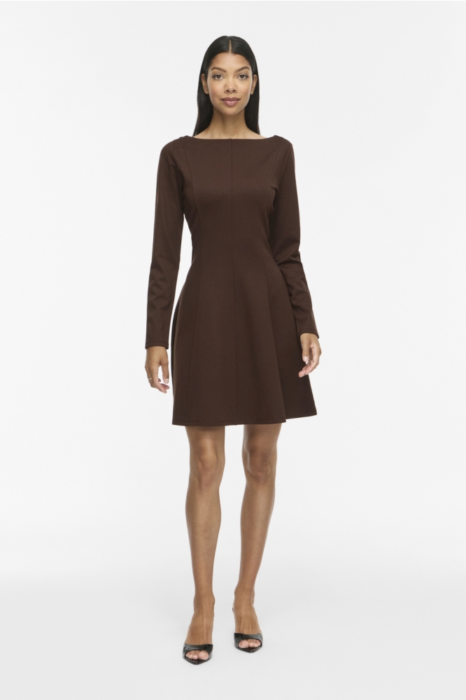 Vila bruine dames jurk | Model vooraanzicht