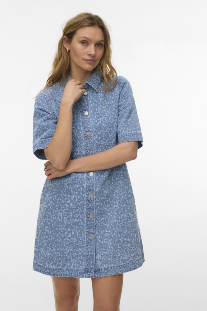 Vero Moda blauwe dames jurk | Model vooraanzicht