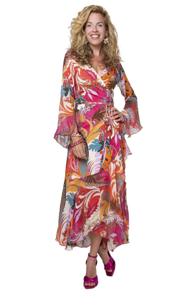 Tessa Koops multi color dames jurk | Model vooraanzicht